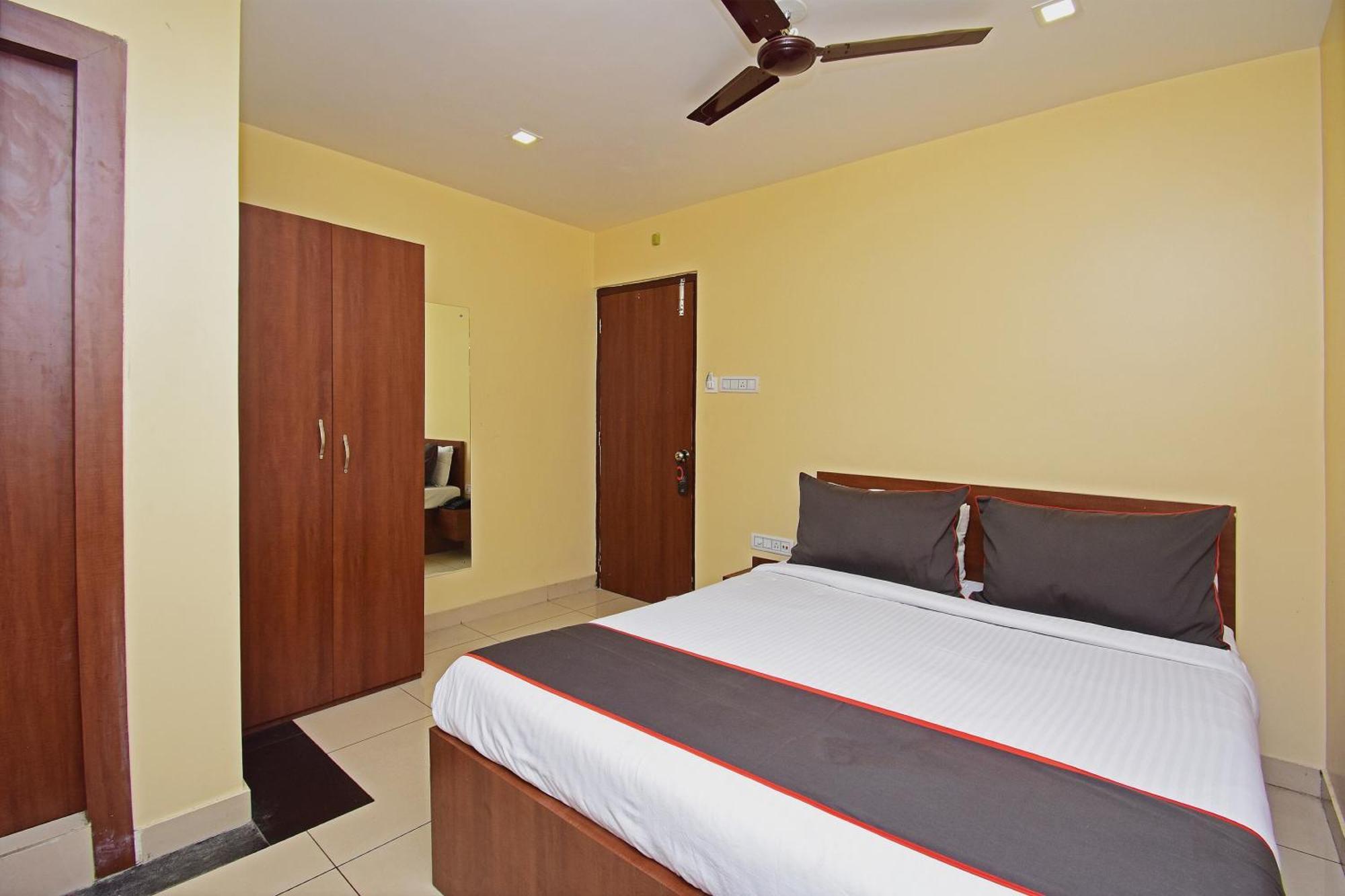 Super Collection O Gokul Residency Near Emami City Dumdum Opposite Raja Palace Hotel Dam Dam ภายนอก รูปภาพ